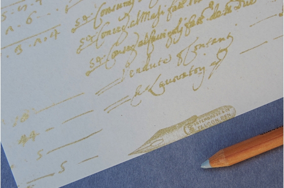 Papier d&eacute;coratif Rossi1931&copy; - Ecriture manuscrite or