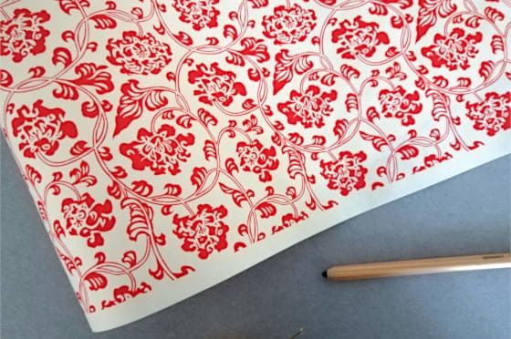 A4 CHIYOGAMI 70g/m&sup2; Fleurs rouges