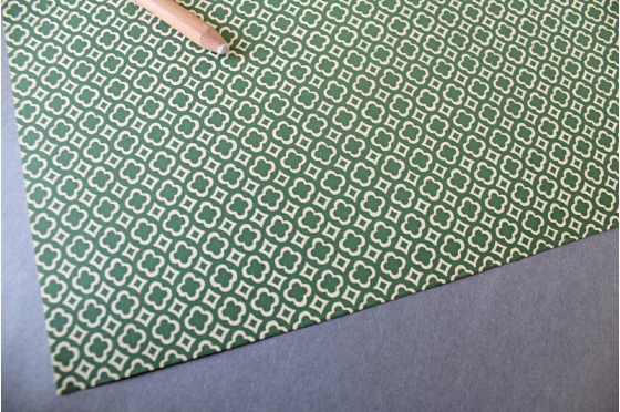 Papier florentin - carreaux & tr&egrave;fles verts