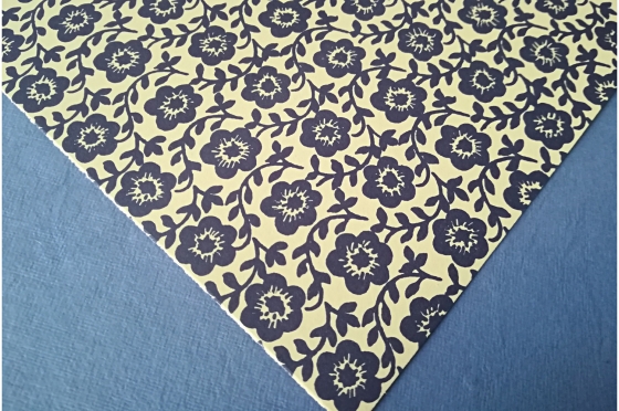 Papier florentin - fleurs bleues